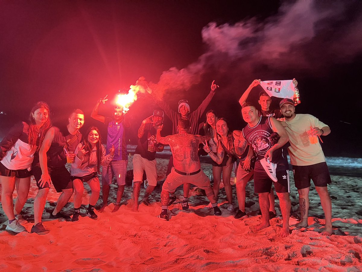 A todos lados enea, Río de Janeiro Brasil 2025.

LA FAMOSA BANDA DE ANDRU, CARLÍN Y OSQUITAR.