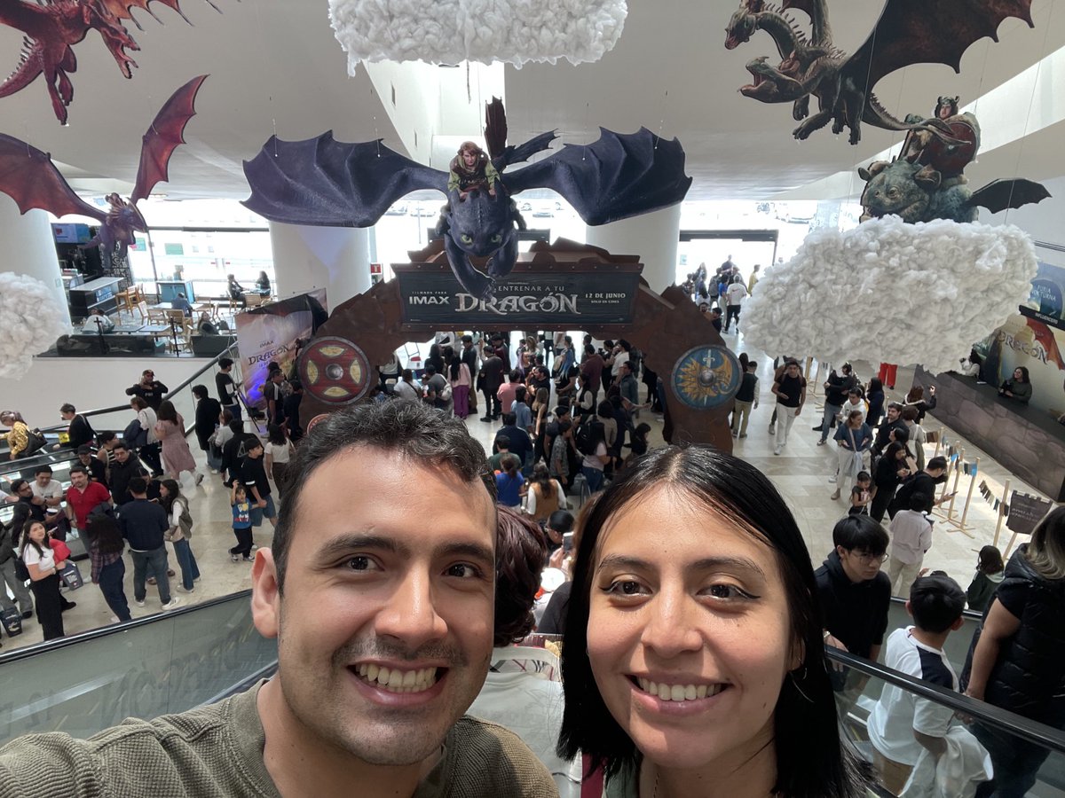 Saliendo de la  premiere de Cómo entrenar a tu Dragón! Gracias a ⁦@ItsSpoilerTime⁩
