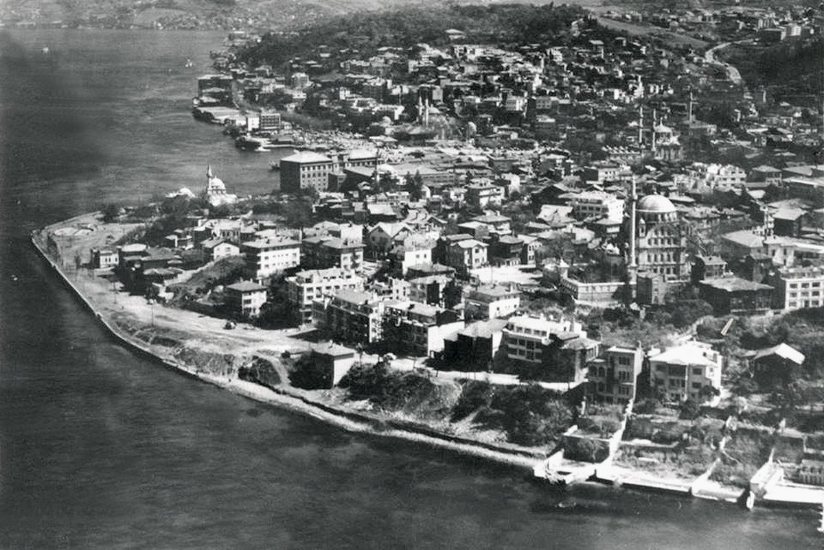 Şemsipaşa, İstanbul, 1960s

Photo from ÜSKÜDAR SEVDALILARI ℂ⋆