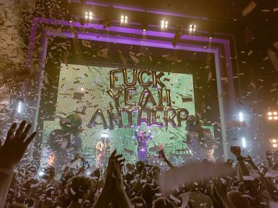 #review Flaming Lips - Yoshimi, confetti en Ware Liefde @ De Roma musiczine.net/index.php/nl/i…