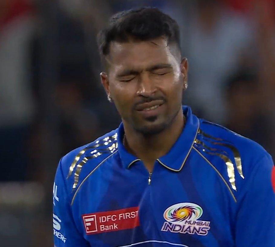 MaddyMadhav_'s tweet image. I can't find any reason why hardik didn't bowl.
Can't find any reason why Santner didn't bowl.
Thats poor. Really poor cricket!