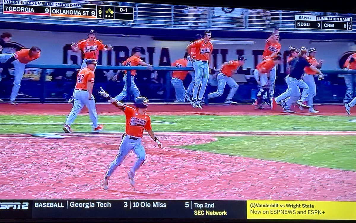Instead of a routine double play to end the inning, Oklahoma State walks it off with ANOTHER 2-run HR in the 9th. A crazy turn of events here in Athens.