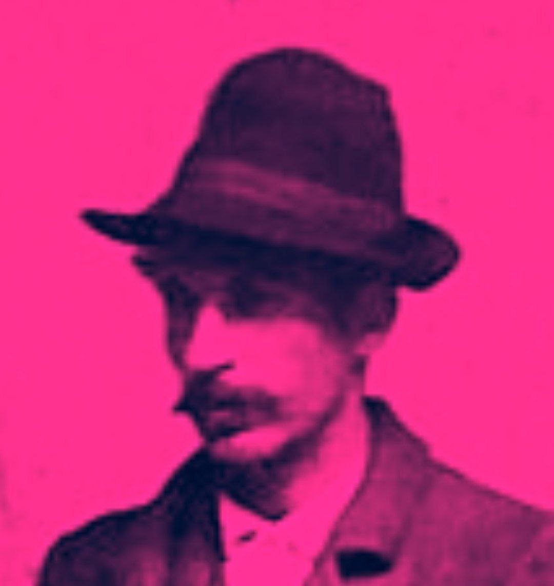 🇷🇺 Stalin sobre los nacionalistas ucranianos:

"Estamos haciendo lo correcto al castigar tan severamente a los nacionalistas de todas las clases y colores. Son los mejores ayudantes de nuestros enemigos y los peores enemigos de sus propios pueblos. Después de todo, el sueño más