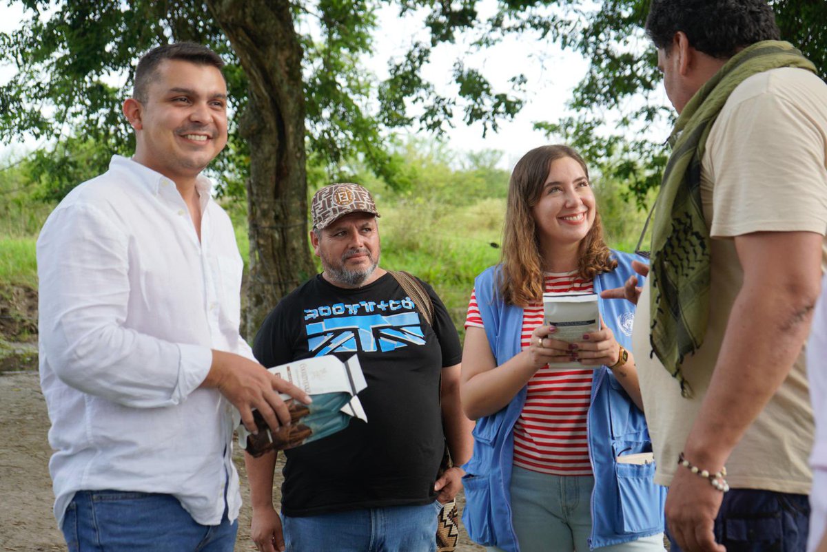 En zona rural de Ibagué, Tolima, visitamos el predio Palmar del Río en compañía de la Secretaría del Interior de <a href="/gobertolima/">Gobernación del Tolima</a> <a href="/ARNColombia/">Agencia para la Reincorporación y la Normalización</a> <a href="/UAcuerdoPaz/">Unidad de Implementación del Acuerdo de Paz</a> y firmantes de paz de la Cooperativa <a href="/cooagropaz/">Cooagropaz</a> para apoyar sus esfuerzos en los proyectos agropecuarios que desarrollan. 🕊️🇨🇴