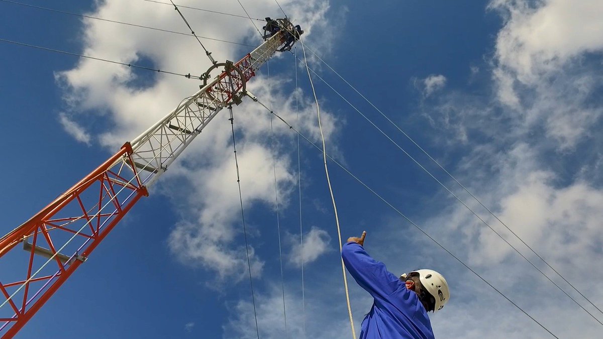 Los ingresos en divisas de los últimos años ha permitido construir la red de telecomunicaciones que tenemos hoy.
2️⃣ Cables submarinos
8⃣ millones de móviles
➕ 5 600 radiobases
🚨Necesitamos sostener todo esto para que los cubanos sigamos conectados al mundo‼️#EtecsaConCuba