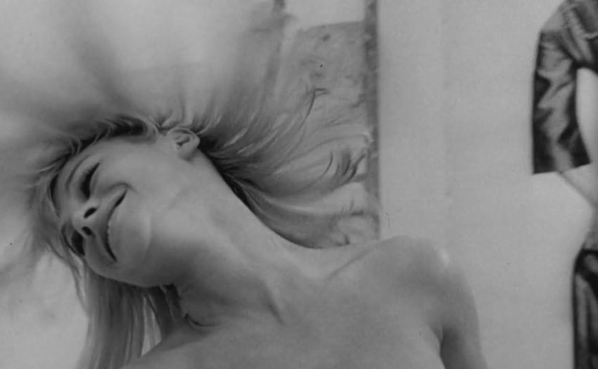 Déjà un film à ne pas rater, de retour en salles le 18 Juin :

DARLING de John Schlesinger (1965) avec Julie Christie, Dirk Bogarde, Laurence Harvey.

Contrepoint étonnant dans la filmo du cinéaste, pour un regard désabusé sur les Swinging Sixties et ses tabous.