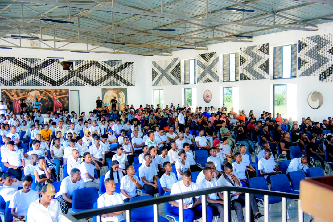 Sibyo gusa Kandi uyu munsi w'inteko rusange waranzwe nibikorwa by'imyidagaduro  nyuma yaho Urubyiruko rwagejejweho ikiganiro kukwihangira umurimo cyatanzwe mu buryo bwa panel aho   umukobwa ukora akazi ko kumotara yabwiye Urubyiruko uko yageze kuntego ye.