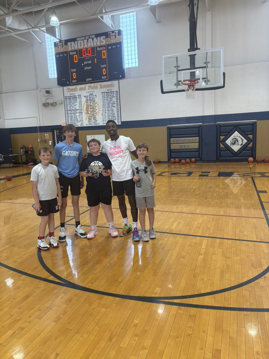 HoltBasketballB's tweet image. 3 on 3 Champs-
Anthony Ellegood Gavin Arnett Brody Henkelman Nolan Thomas