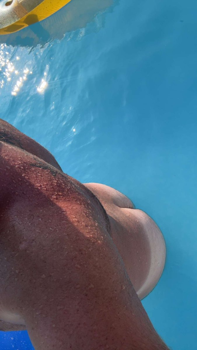 DaddyLee90's tweet photo. Pool Days Are The Best Days https://t.co/BJXDDTqyyQ