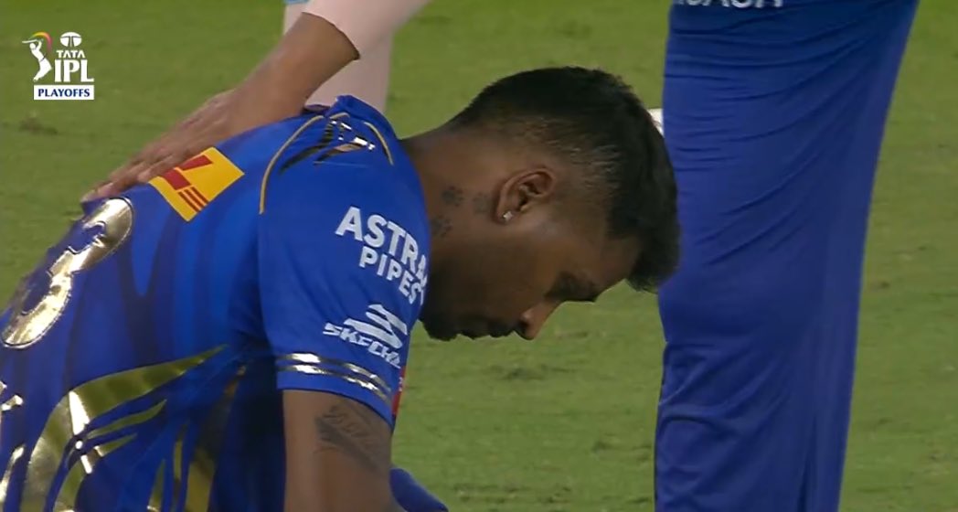 imkevin149's tweet photo. You gotta feel for Hardik Pandya Apparently no one supports him in the den so called One family has gone into pieces, I hope he joins RCB in future he deserves better teammates and fans. https://t.co/JFCHGZsFpn