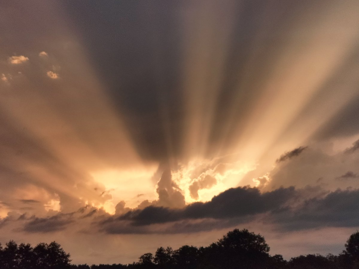 Coucher de soleil post-orageux ce soir en Haute-Saône