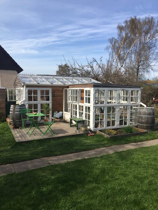 Byggede det her drivhus i 2016... skulle bare have ventet lidt, så kunne jeg have bygget det mens jeg var på arbejde og af min klækkelige bonus.