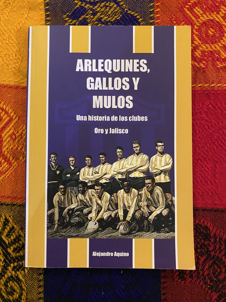 BBCapMex's tweet image. 676)
Aquino Medina. Alejandro,
"ARLEQUINES, GALLOS Y MULOS"
"UNA HISTORIA DE LOS 
CLUBES ORO Y JALISCO".
Primera edición.
Editorial Salto Mortal.
México, 2024.
173 páginas.
Tiro sin dato.
ISBN: 978-607-9322-86-1.