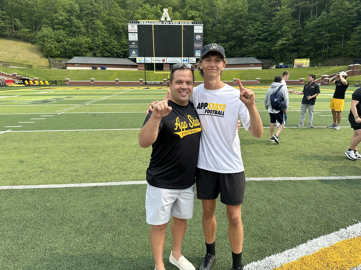 BWFalconKicker's tweet image. Thank you @AppState_FB @CoachJCros @IanRatliff4
Won the punt competition...grateful and blessed @HKA_Tanalski @shanee_mc