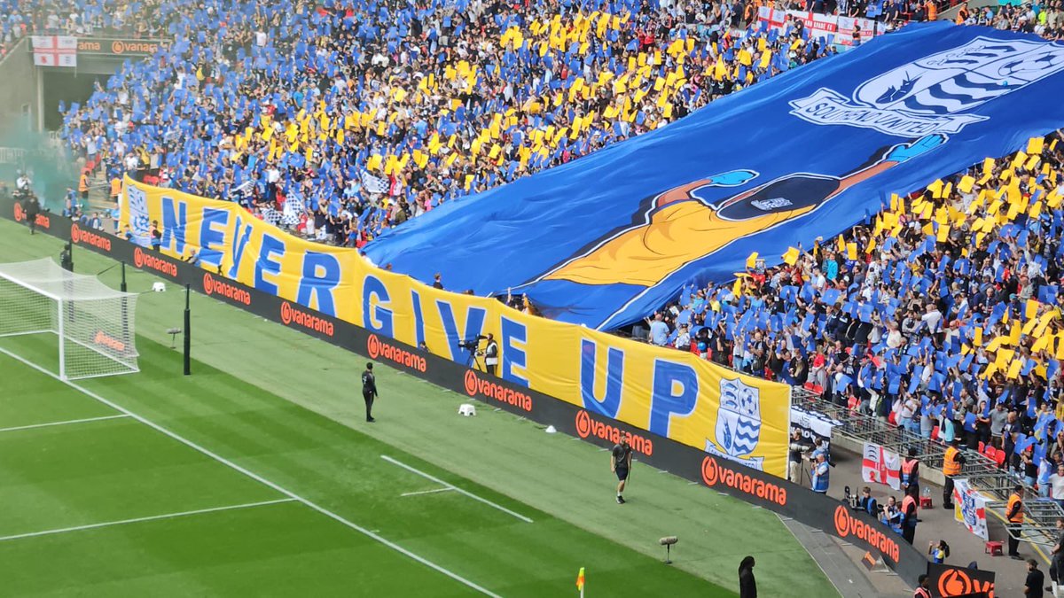 OfficialTBV's tweet image. Back in August 2023, our fans spent hours cleaning Roots Hall, not knowing if we would have a club to watch that season…
672 days later, we fought for promotion in a NL play-off final.
It may not have gone our way, but today we can all be immensely proud to be a Shrimper 🔵⚽️