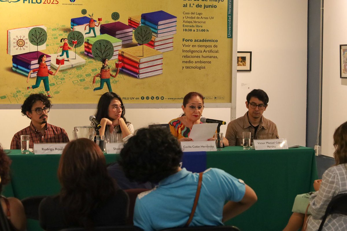 Así fue la Presentación del libro Dobles, sueños y quimeras. Estudios de literatura fantástica mexicana, coordinado por Cecilia Colón Hernández

Una conversación entre Cecilia Colón Hernández, Rodrigo Rosas y Shanik Sánchez. Modera: Víctor Manuel Gálvez Peralta