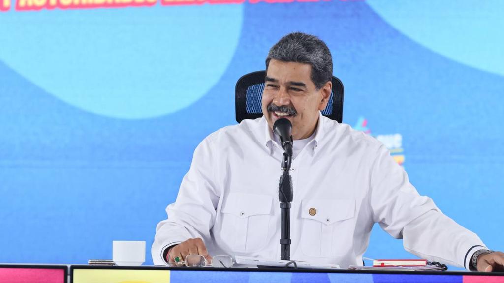El presidente Nicolás Maduro, llamó a la juventud venezolana a la activación de asambleas comunales en cada circuito comunal para debatir proyectos a escoger en elecciones del 27 de julio, por medio de la tercera Consulta Popular de este 2025.

#Venezuela #maduro #juventud