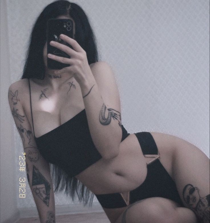 مُختلفة غير عادية، ...🖤