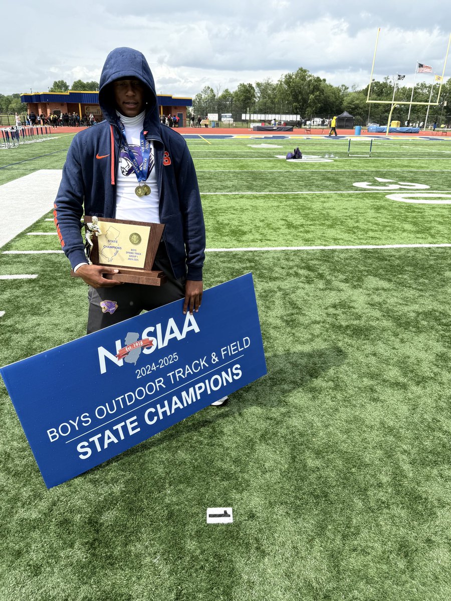 Wasi_muh's tweet image. Finished the track season off as a state champ!🦾💜💛