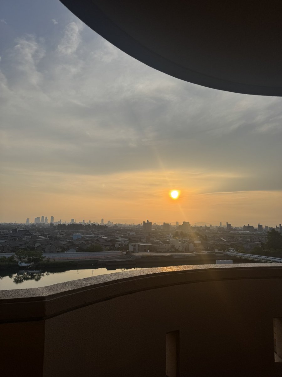 おはようございます☀️
今週もはりきって出発進行っ🙌

水分補給しっかりとって、元気にお過ごしください🌿

#イマソラ
