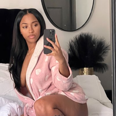 fatbuttkhy tweet media