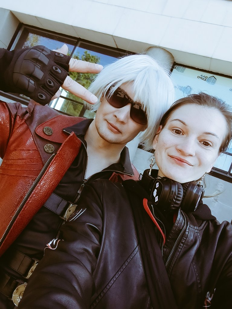 ebanacrawi's tweet photo. Сегодня похадили по фестам накупила кучу всего пофоткалась( в последнее время чаще фоткаю) познакомилась с новыми людьми 
Кажется я начала жить новую жизнь и мне она нравится https://t.co/BtuyJF1WZw