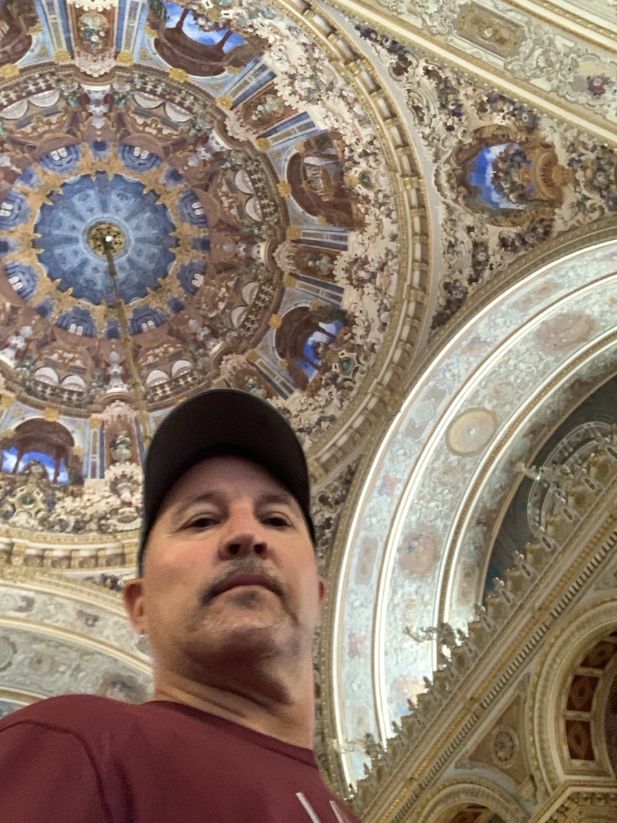 Intenso día por las mezquitas y palacios en Estambul, Turquía. 

Recorrimos parte de Estambul europeo y el asiático e Impresiona el nivel de vida en general respetando sus tradiciones y a la vez muy moderno todo.