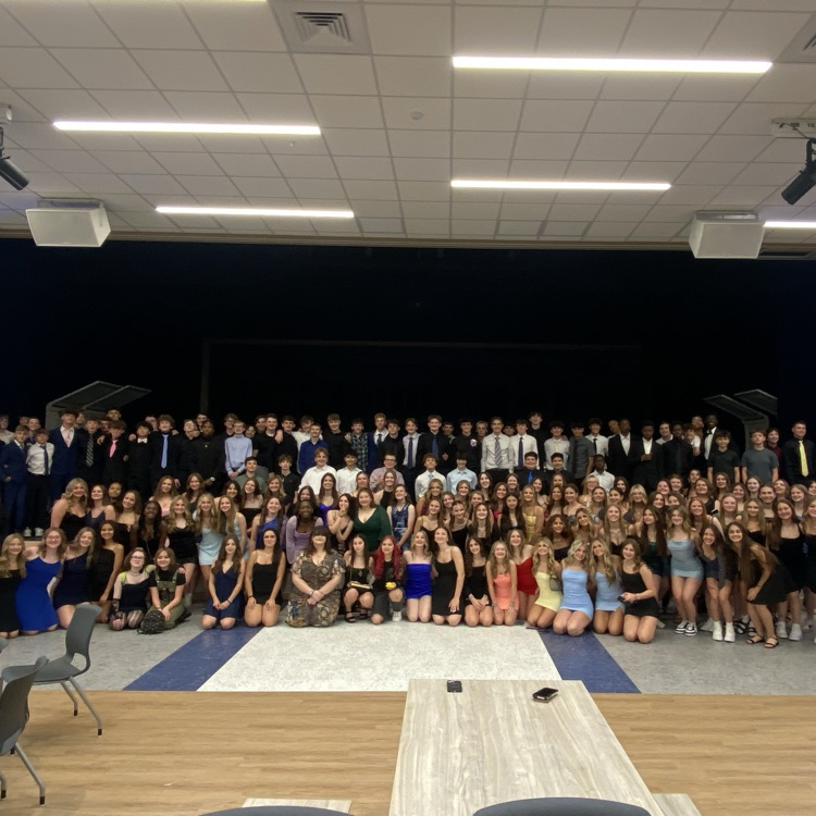 ManhattanSD114's tweet photo. The Class of 2025 had a busy 2 days: their 8th-Grade Dance &amp; Great America Trip! Thanks to Mrs. Watson, Mrs. Dobczyk, &amp; all the staff that decorated for &amp; chaperoned the dance as well as the staff &amp; parents that went on the trip! Without them, these celebrations wouldn't happen! https://t.co/AQ1DI7LDuJ