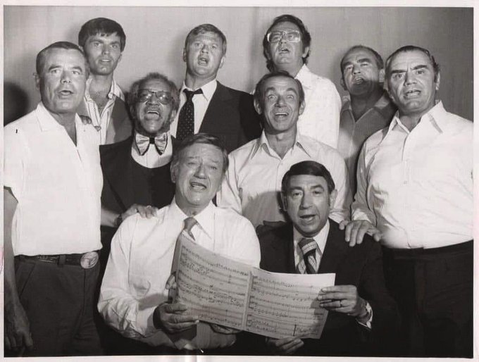 CelebMuseums's tweet photo. Too Much Talent for One Photo: The Hollywood Choir In Action. From top left #KentMcCord #MartinMilner #CharlesNelsonReilly #EdAsner #GlennFord #RedFoxx #JackCarter #Ernestorgnine #JohnWayne &amp; #HowardCosell. https://t.co/vAoyxULxpH