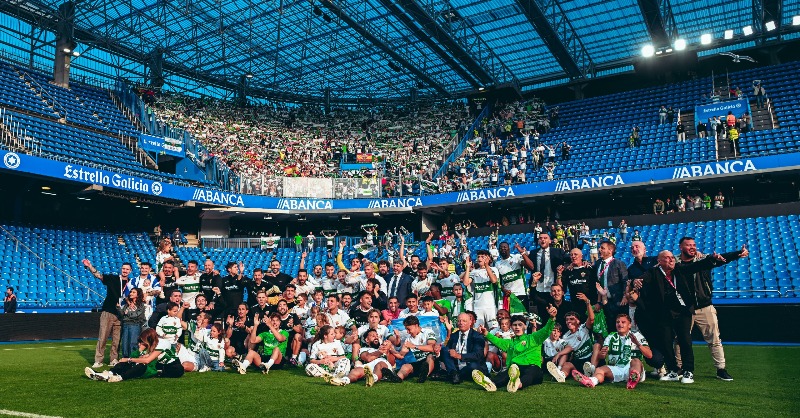 elchecf's tweet photo. ℹ️ 𝐓𝐨𝐝𝐚 𝐥𝐚 𝐢𝐧𝐟𝐨 𝐝𝐞 𝐮𝐧𝐚 𝐭𝐚𝐫𝐝𝐞 𝐡𝐢𝐬𝐭𝐨́𝐫𝐢𝐜𝐚 

👉 A las 19:00 salimos desde el Parque Comarcal de Bomberos
👉 A las 20:00 llegamos a la Plaça de Baix
👉 A las 21:30 nos dirigimos al estadio Martínez Valero

😎💚