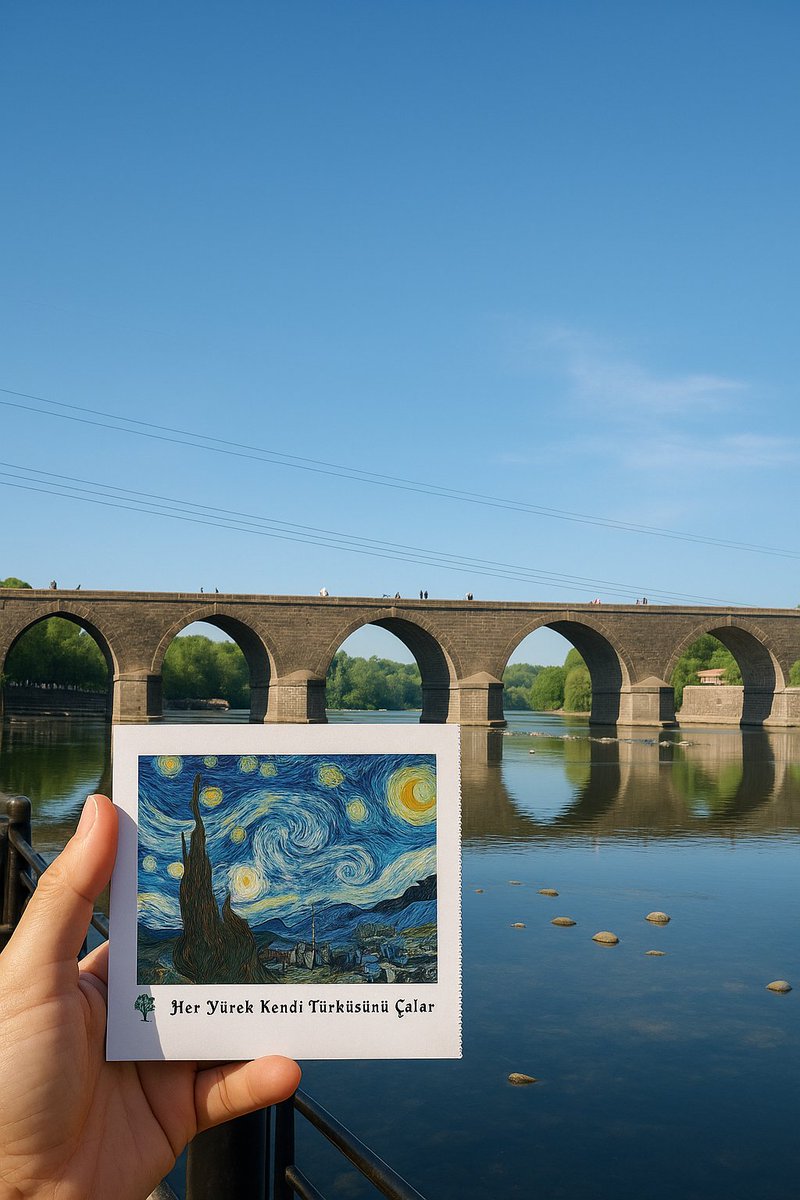 "Her insan bir nehir gibi geçer hayattan;
kimisi sessizce, kimisi yüreğini taşa çarpa çarpa..."

Semih Yunca