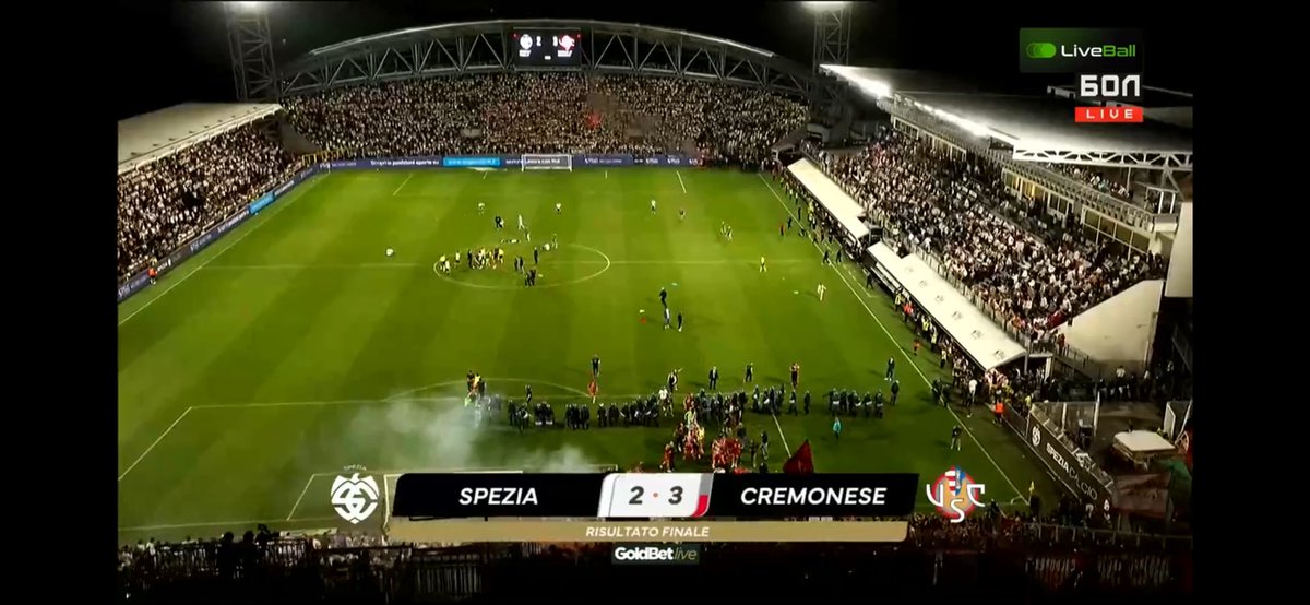 Per fortuna, la prossima stagione avrò una squadra per cui tifare serenamente Forza Cremo 🩶♥️