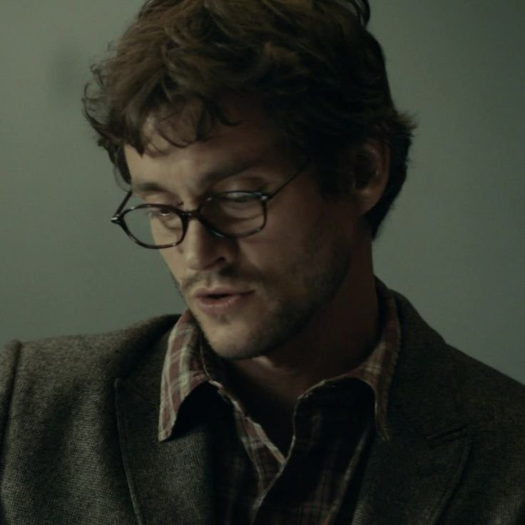 primaverarry's tweet image. ҉ HANNIGRAM UBA AU 🫀
En donde a Hannibal le falta una sola materia para pasar a las residencias en FMed si no fuera porque el profesor Graham se la tiene jurada.
O
En donde el mate de vidrio se vuelve a juntar.