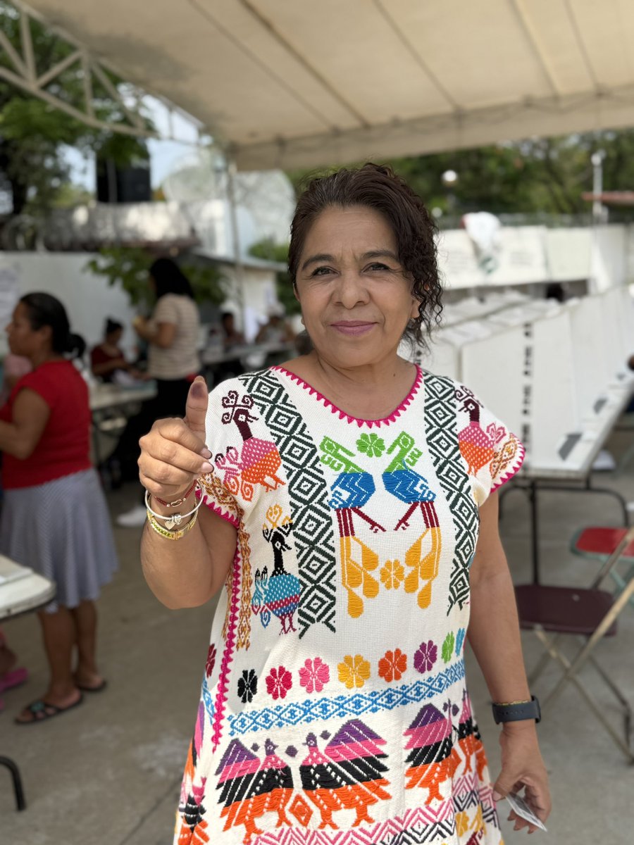 EditSantibanez's tweet image. ¡Yo, ya voté! 🗳️

Un momento histórico para México, por primera vez, el pueblo elige al Poder Judicial.

Si no has votado, ¡aún estás a tiempo!

#VotaPoderJudicial2025mx