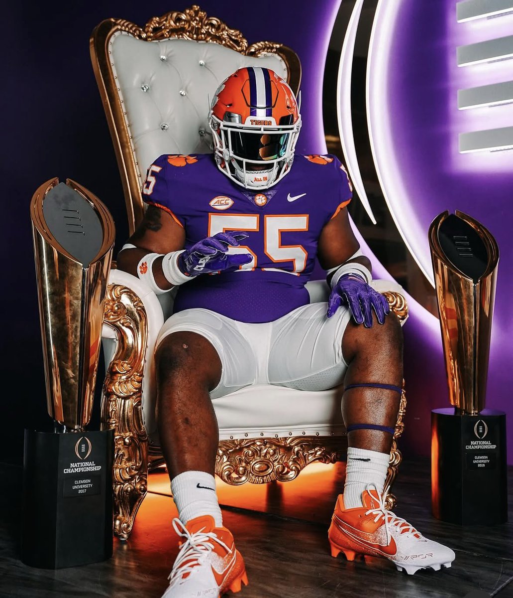 Trenches 🐅

<a href="/BigTruck_Cody/">Kameron Cody</a>
