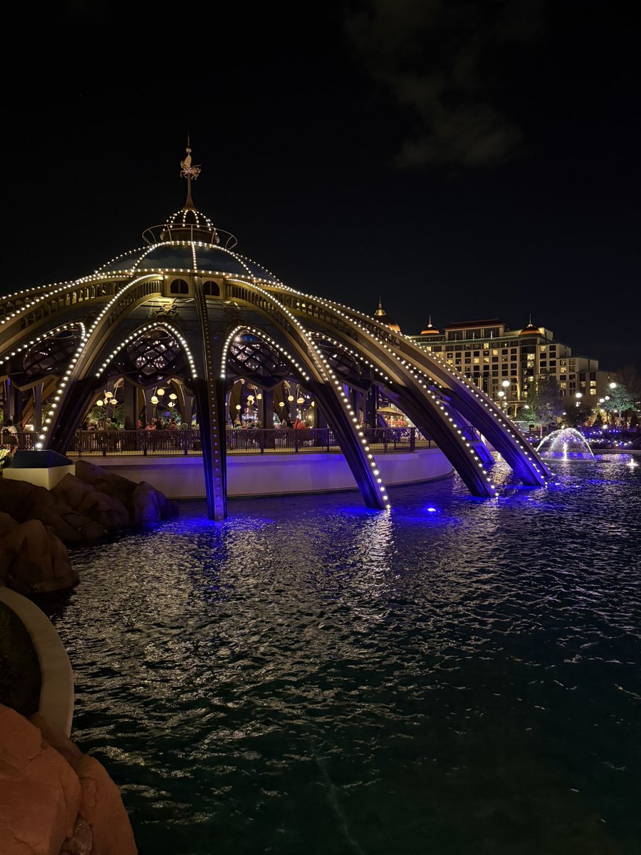 Finally been to Epic Universe! Did almost everything with not bad wait times! 🥳