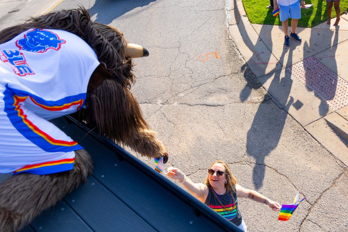 thundercares's tweet image. Happy Pride Month! 🏳️🌈
Today we joined Pride on 39th for their 38th Annual OKC Pride Parade 🙌