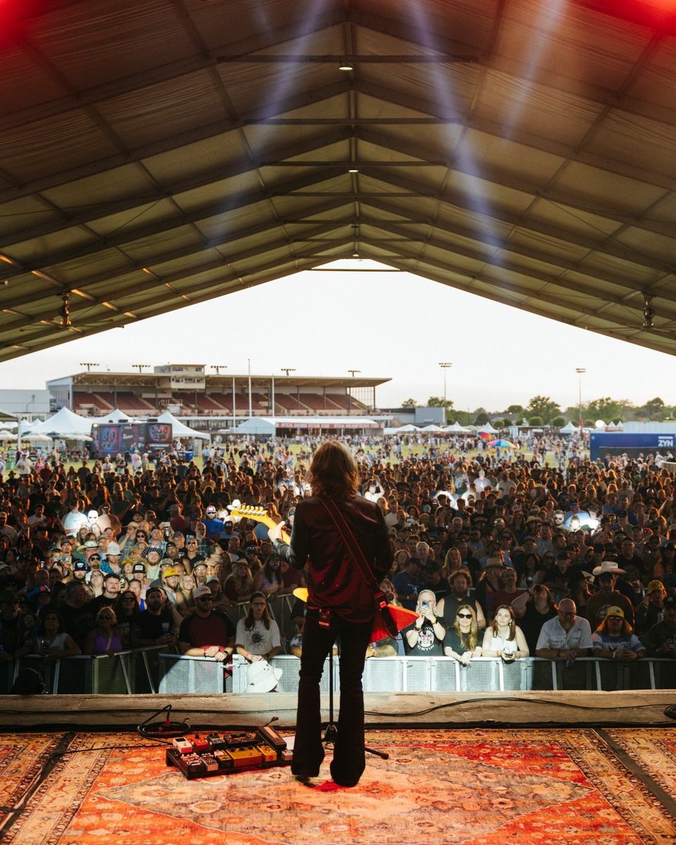 We rattled, rambled, and ROCK &amp; rolled with <a href="/blackberrysmoke/">BLACKBERRY SMOKE</a> 

📸 Ismael Quintanilla III