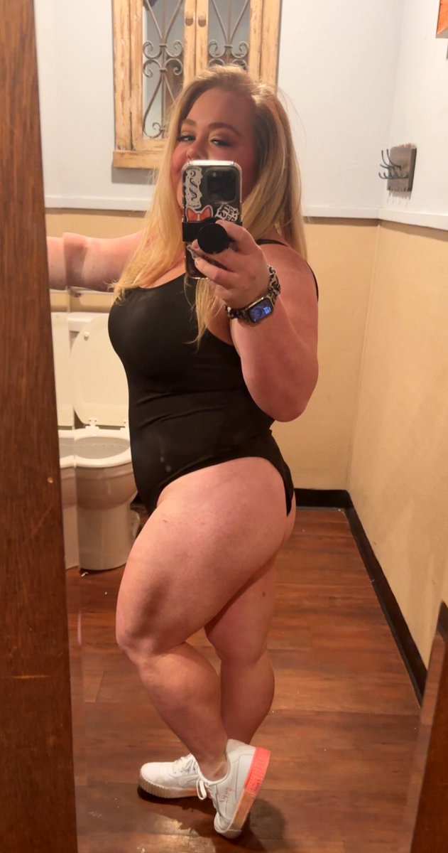 MistressNeilani's tweet photo. Sunday Drain. I love getting naked in public. My juicy ass makes your pathetic c0ck and Wallet weep for Me. 😈😈 How much do you want my thick thighs wrapped around your pathetic neck. 🤣 $Sunday Draining Findom Domme HumanATM $end Piggies Paypig Femdom Payme AssWorship https://t.co/8MbTa16FVF
