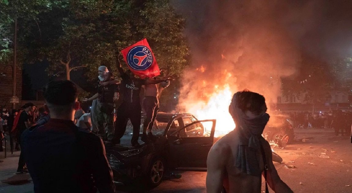 Witty Scroll tweet media