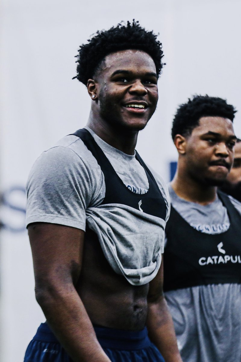 Want 2 take time 2 wish a member of OUR FAMILY Happy B-Day, @DBurnett_10, hope u have a great day &amp; a better year! #PSUnrivaled #107kStrong #WeAreFamily
