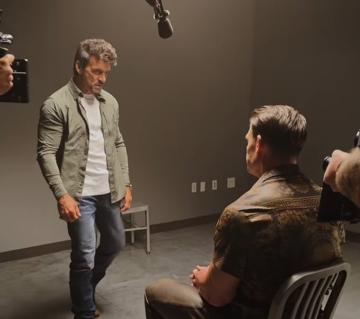 DiscussingFilm's tweet photo. First look at Rick Flag Sr meeting Peacemaker in ‘PEACEMAKER’ Season 2. https://t.co/1Vc0WcTlLk