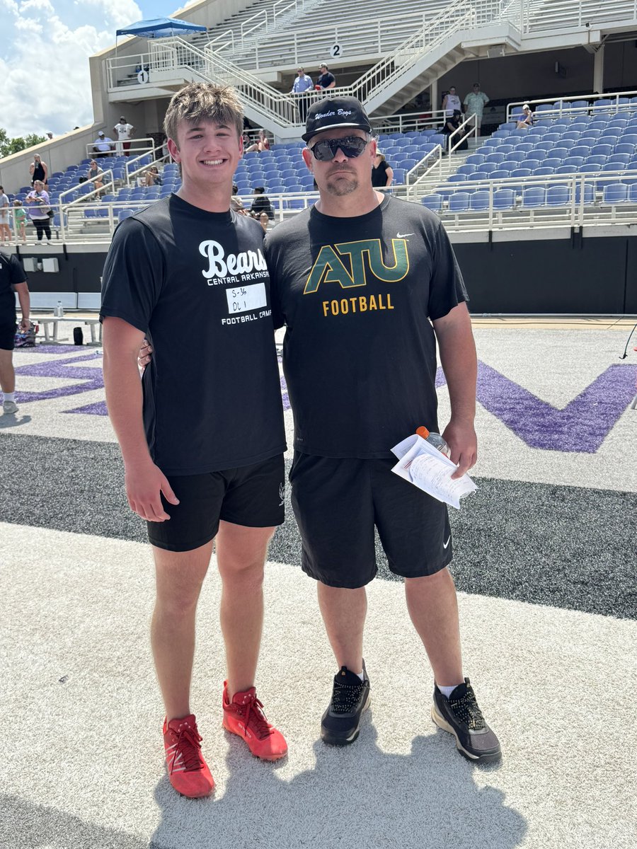 Hunter Collier 2026 (@hunterc3712) on Twitter photo Thanks for the invite to camp <a href="/coach_corbin/">Coach Corbin</a>. It was great to meet you.
#ThankfulandGrateful Thanks for the invite to camp <a href="/coach_corbin/">Coach Corbin</a>. It was great to meet you.
#ThankfulandGrateful