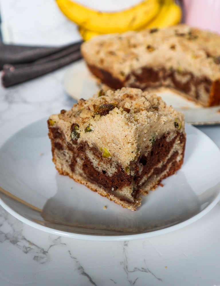 New Recipe: Vegan Banana Marble Coffeecake with Pistachio Streusel! #veganrecipes 
fragrantvanilla.com/vegan-marbled-…
