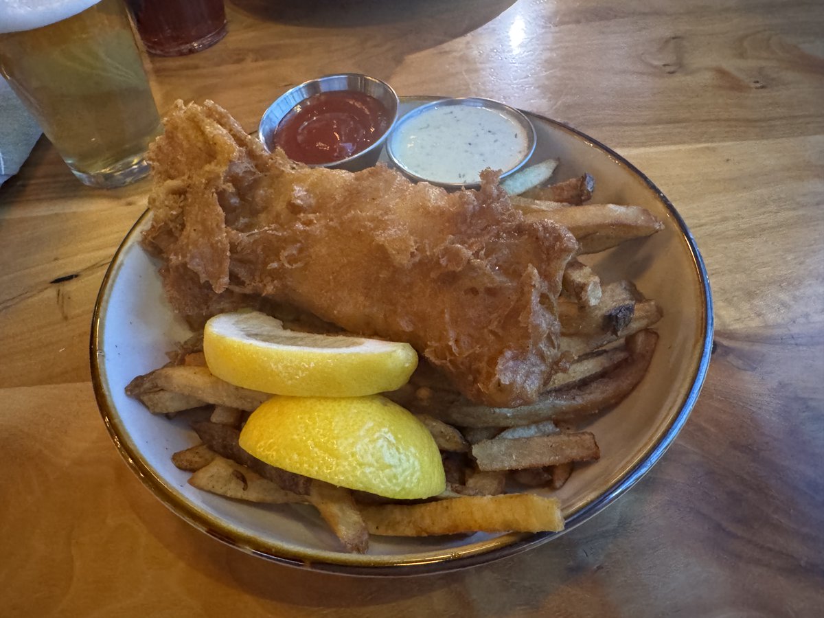 #DuluthGA #GwinnettEats #FoodieAlert

🍔🎉 Hey food lovers! I've been a longtime fan of <a href="/goodwordbrewing/">Good Word Brewing</a> at Parson’s Alley in Duluth, GA. Their wings and burgers are legendary, definitely top-notch in Gwinnett County! 🍗🍔 But guess what? Their newest sensation, fish and chips