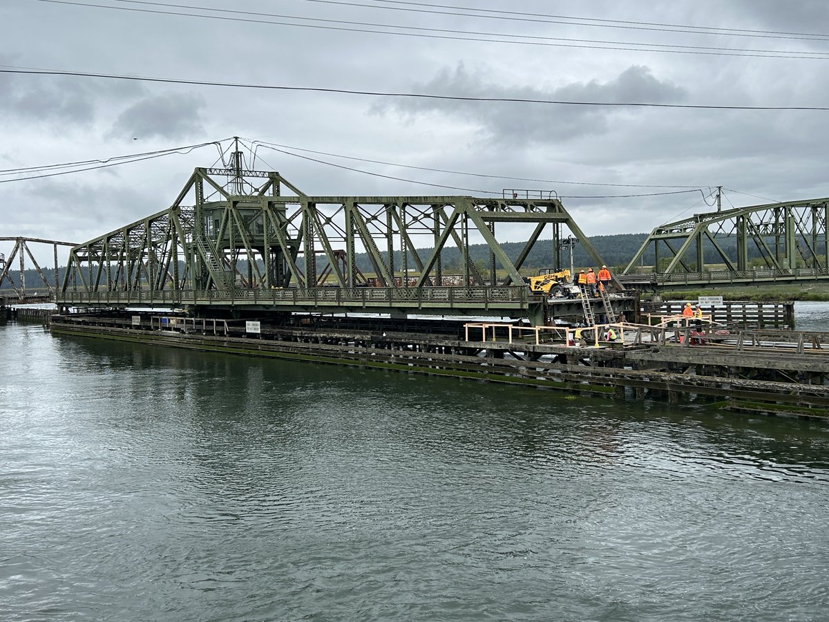 WSDOT Traffic (@wsdot_traffic) on Twitter photo Marysville Monday morning drivers – remember SB SR 529 is closed at Ebey Slough til 11pm June 3 for work on Steamboat Slough Bridge.
Expect lots of traffic at I-5/Fourth St interchange.
- Allow extra time.
- Consider using 88th or 116th to SB I-5.
<a href="/WA_Marysville/">Marysville, WA</a> <a href="/EverettCity/">City of Everett</a> Marysville Monday morning drivers – remember SB SR 529 is closed at Ebey Slough til 11pm June 3 for work on Steamboat Slough Bridge.
Expect lots of traffic at I-5/Fourth St interchange.
- Allow extra time.
- Consider using 88th or 116th to SB I-5.
<a href="/WA_Marysville/">Marysville, WA</a> <a href="/EverettCity/">City of Everett</a>