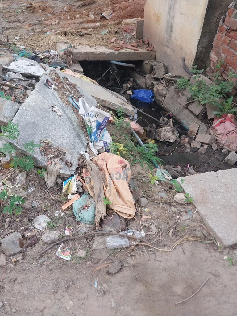 What a mess have the pavements of Hoodi Circle apposite Gopalan National School have become. Any takers for it? <a href="/BBMPCOMM/">Maheshwar Rao.M, IAS</a> <a href="/BBMPofficial/">Bruhat Bengaluru Mahanagara Palike</a>