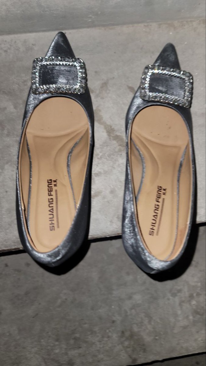 qq群友怒射女邻居的骚鞋  涂匀主页q群里有射鞋视频    #扫楼 #打胶 #精液高跟鞋 #射高跟鞋 #扫楼打胶 #精液 #高跟鞋 #保养 #楼道保养 #高跟鞋