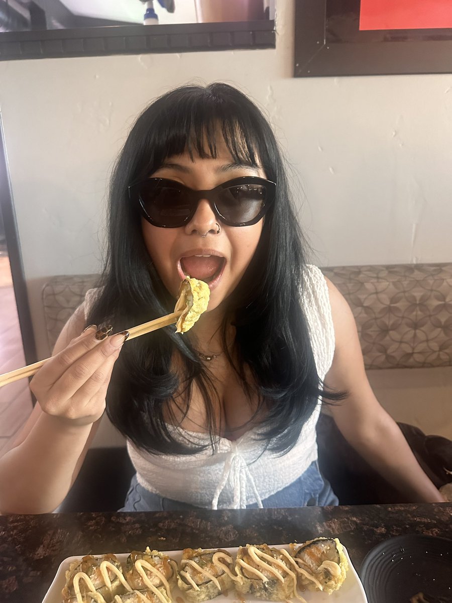 Hey siri play birthday by Kings of Leon