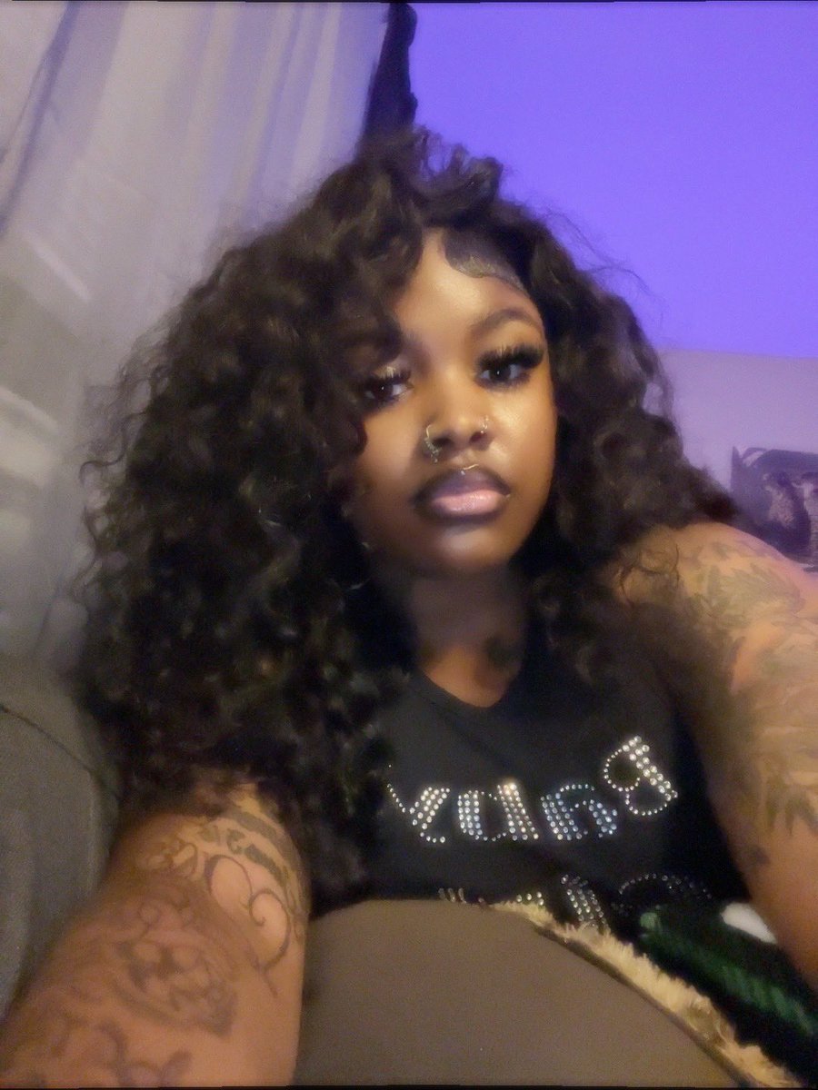 therighttoneee's tweet image. Pretty brown brown 😮‍💨🫦